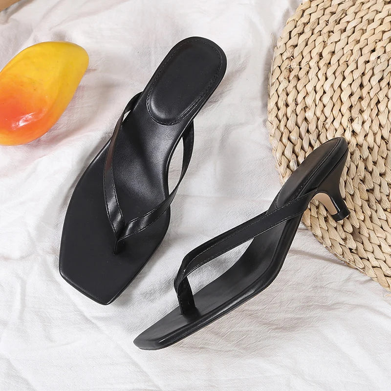 New Women's Shoes European and American Style Wear Square Head Comfortable Stiletto Heels Fashion Flip-flops Beach Shoes
