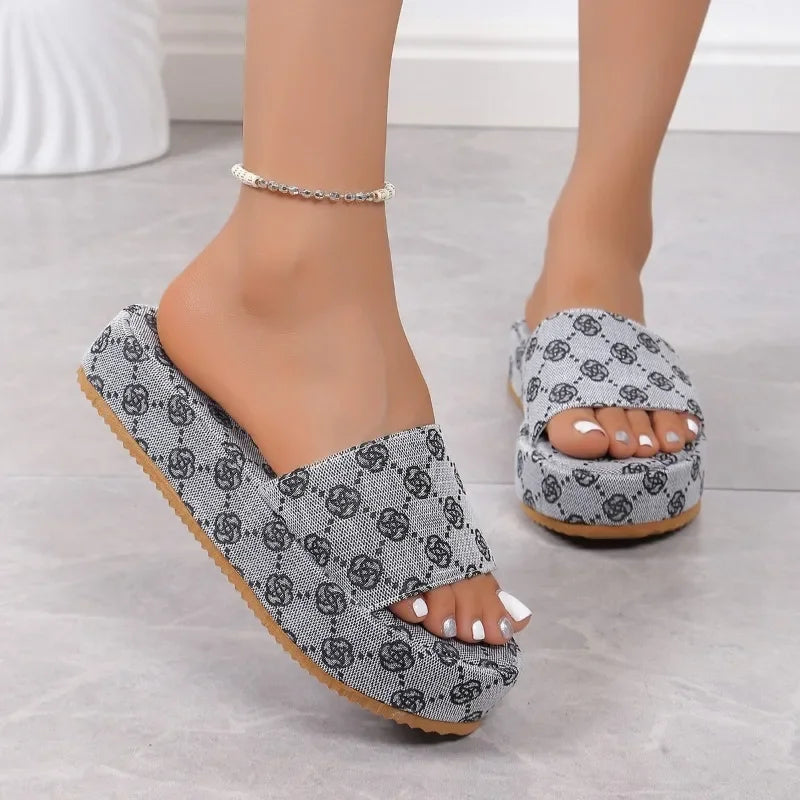 Women Platform Slippers Summer Women Shoes Designer Flat Sandals Outdoor Floral Sandals Ladies Beach Shoes Sandalias