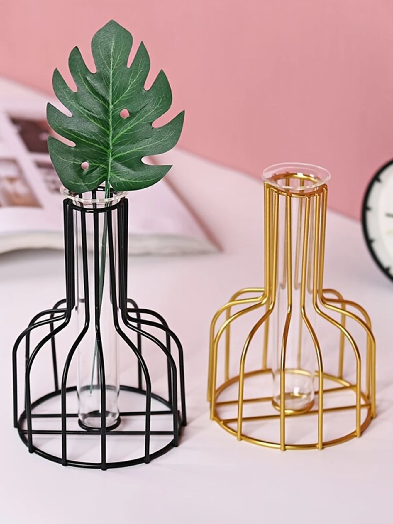 Modern Nordic Iron Vase Ideal For Dried Flowers Stylish Decor Black or Gold