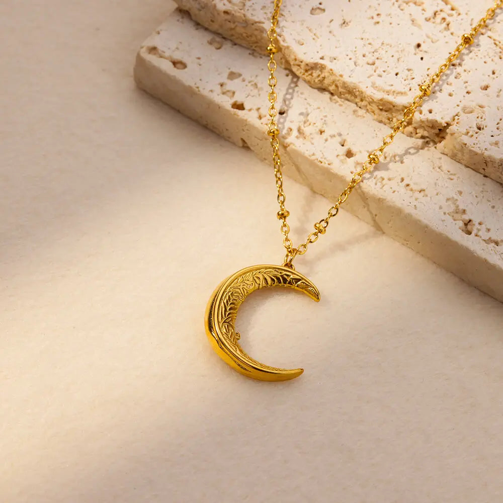 Minimalist Stainless Steel Moon Pendant Necklace for Women Gold Plated Aesthetic Moon Choker Necklaces Christmas Jewelry Gift