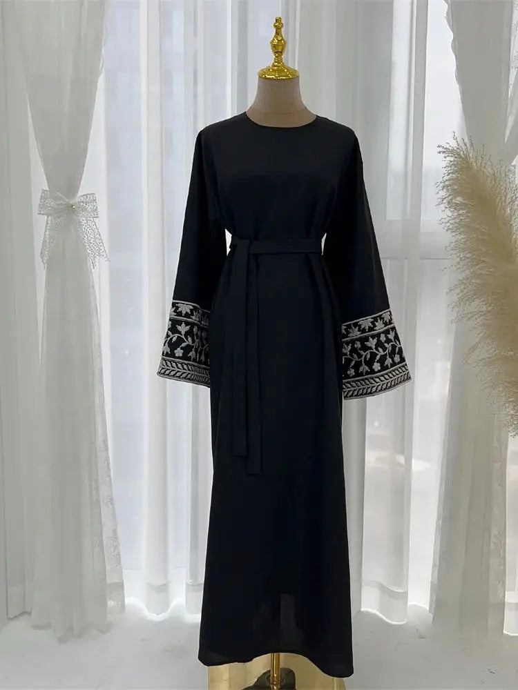 Linen Flower Embroidered Abaya Luxury Elegant Muslim Retro Kaftan Modest Dresses for Women Islam Clothing for Women Kebaya