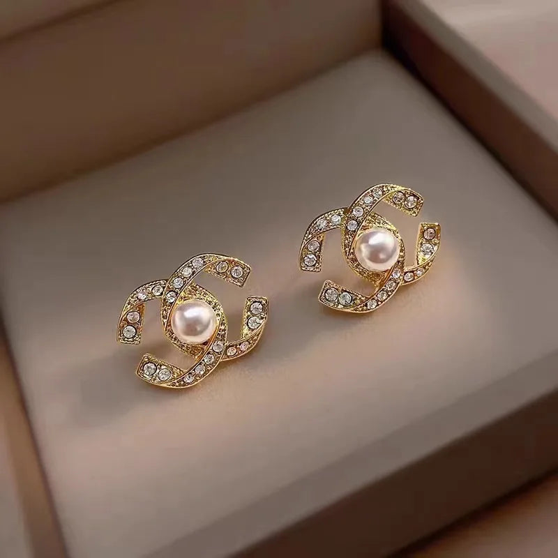 Elegant Tweed Style Double C Earrings Fashionable Fringed Luxury Lightweight Ear Clip High End Ear Decorations 