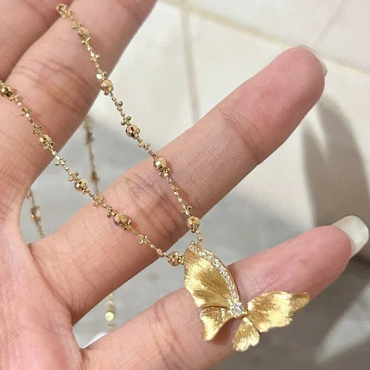 Elegant brushed butterfly pendant necklace in high-quality sweet and Light Luxury collarbone chain engagement jewelry gift