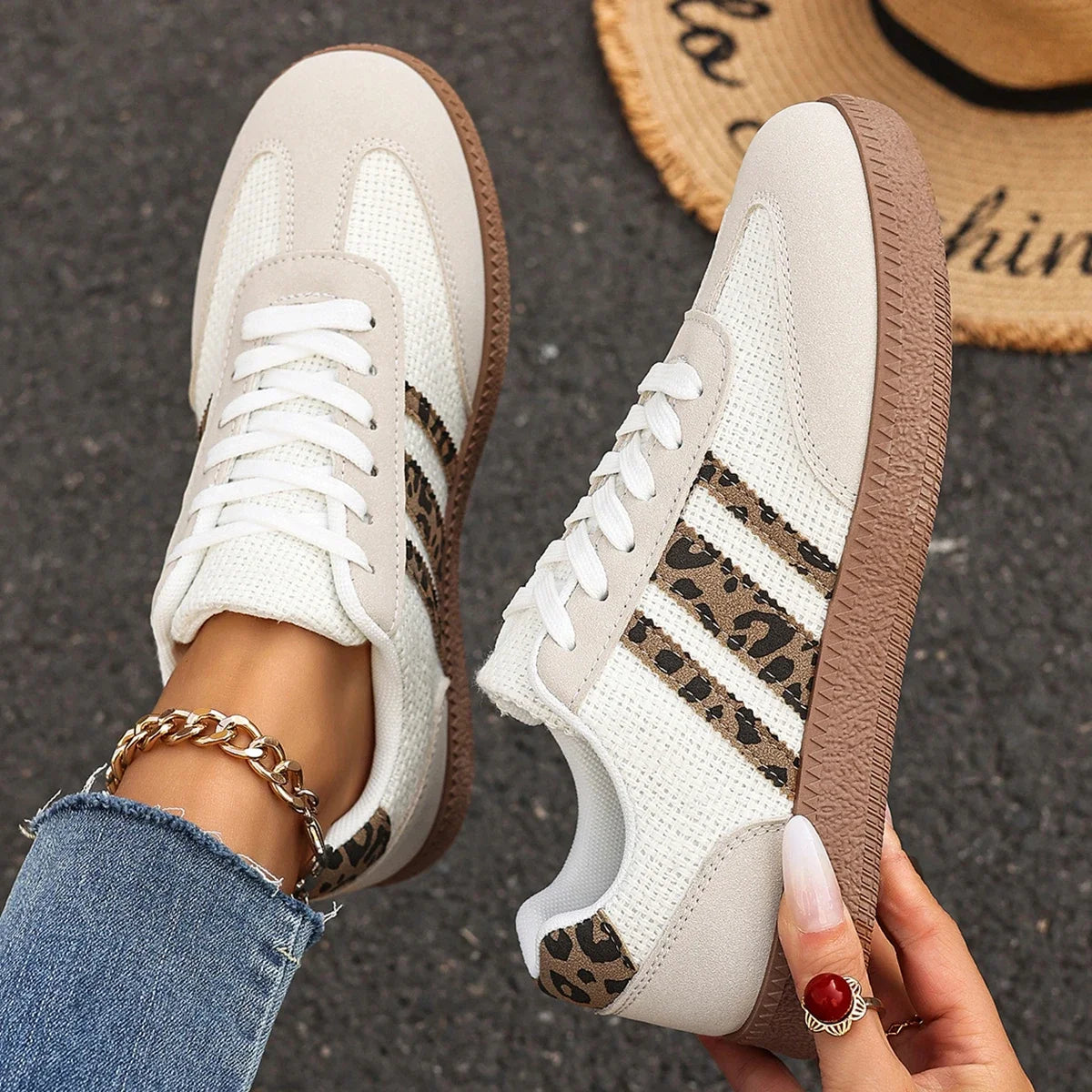 New Women Sneakers Fashion Casual Flats Vulcanize Shoes Round Toe Lace Up Comfortable Flat Shoes Women Zapatos De Mujer