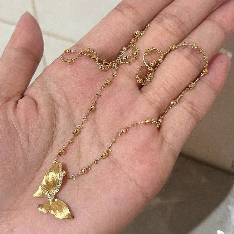 Elegant brushed butterfly pendant necklace in high-quality sweet and Light Luxury collarbone chain engagement jewelry gift