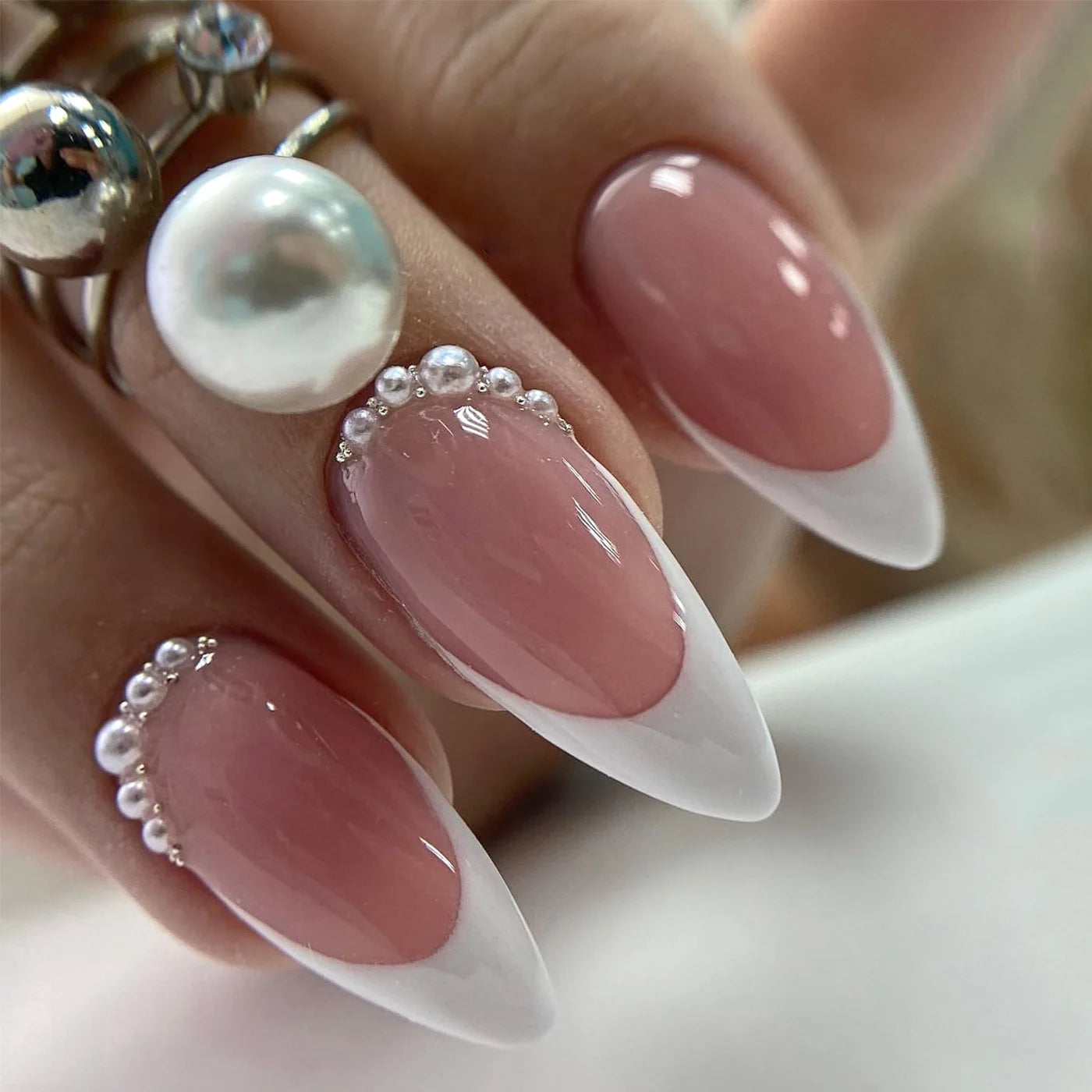 Medium-length Acrylic Almond Fake Nails Art Cool Hottie Girl Wear False Nails Europe and USA Press on Nail Removable French Nail