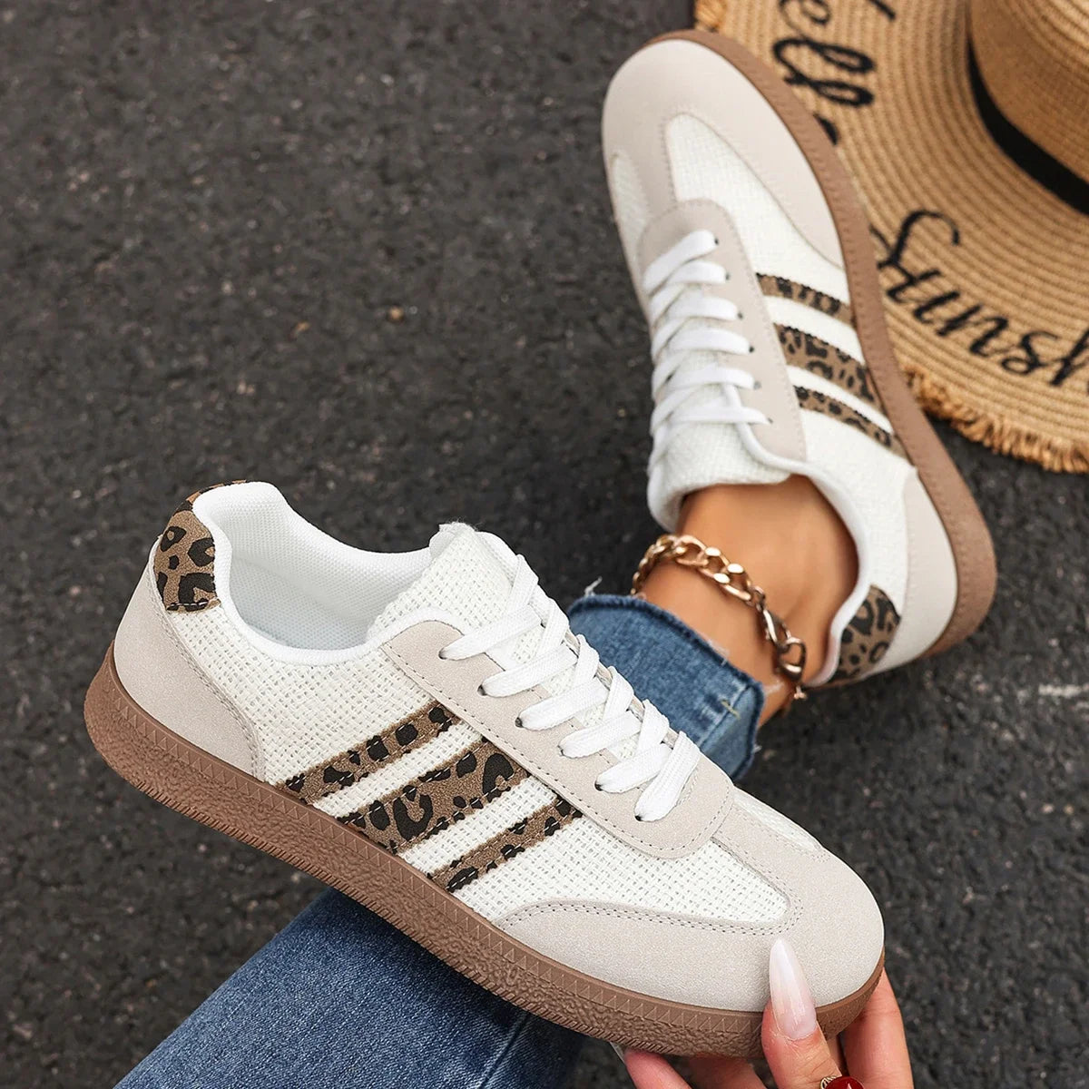 New Women Sneakers Fashion Casual Flats Vulcanize Shoes Round Toe Lace Up Comfortable Flat Shoes Women Zapatos De Mujer