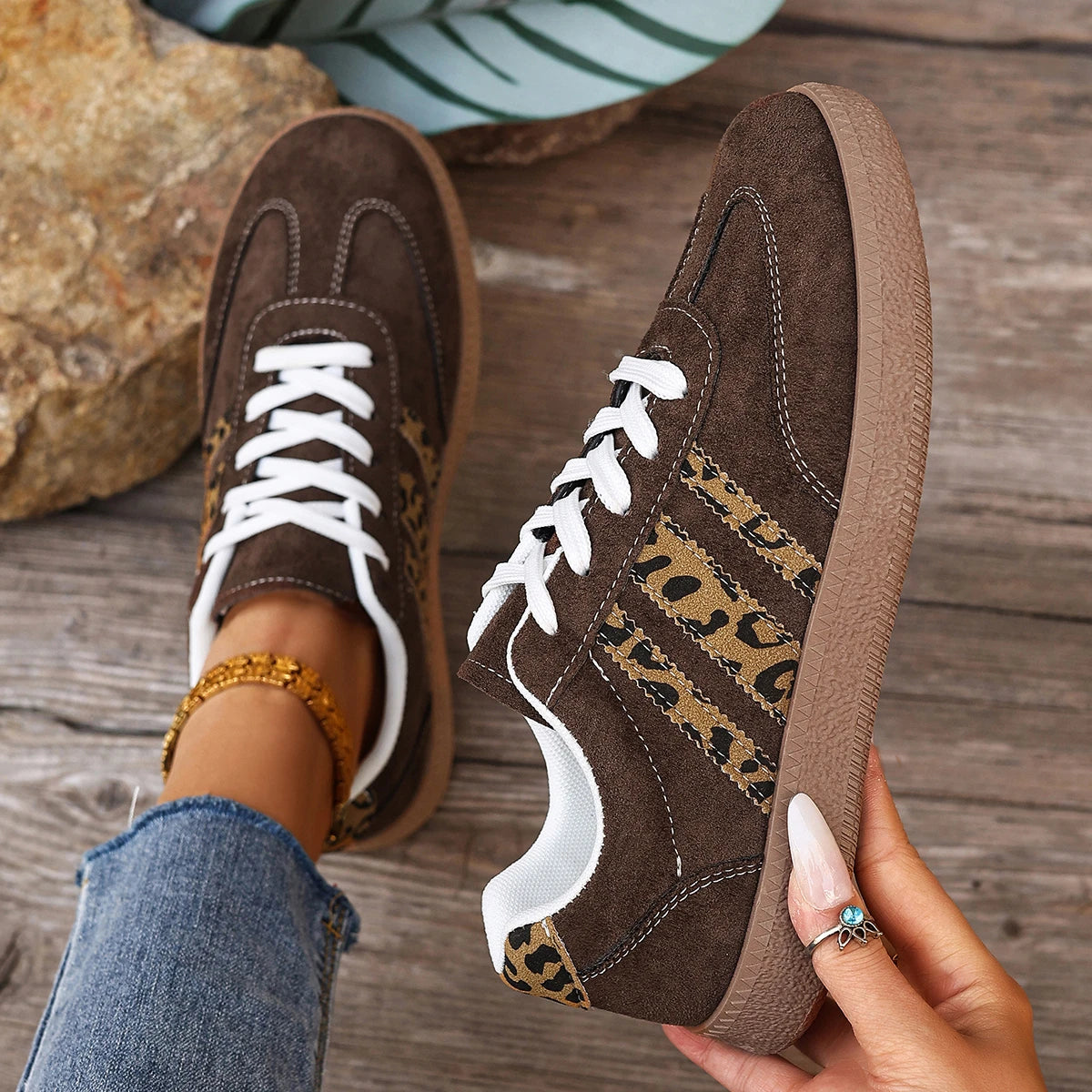 New Women Sneakers Fashion Casual Flats Vulcanize Shoes Round Toe Lace Up Comfortable Flat Shoes Women Zapatos De Mujer